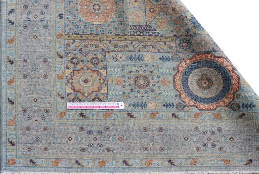 Central medallion detail of New Mamluk rug from Pakistan