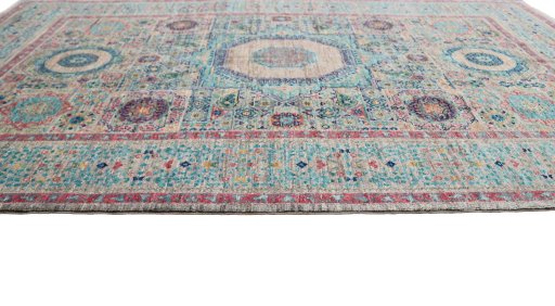 Close-up detail of New Mamluk rug from Pakistan showing Wool weave