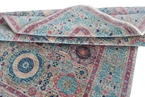 Surface texture of New Mamluk rug with natural Wool and intricate pattern