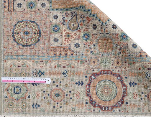 Central medallion detail of New Mamluk rug from Pakistan