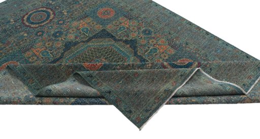 Central medallion detail of New Mamluk rug from Pakistan