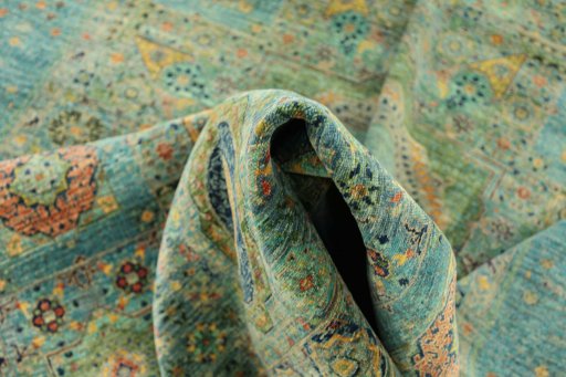 Corner detail of New Mamluk rug showing border pattern and Wool pile