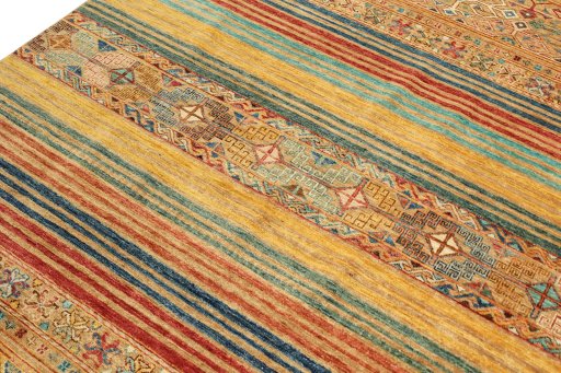 Central medallion detail of New Samarkand rug from Pakistan