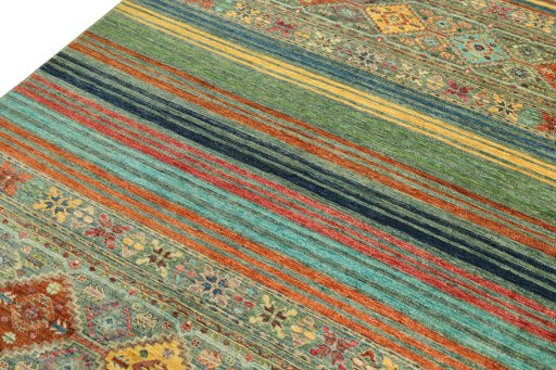 Central medallion detail of New Samarkand rug from Pakistan