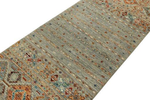 Central medallion detail of New Samarkand rug from Pakistan