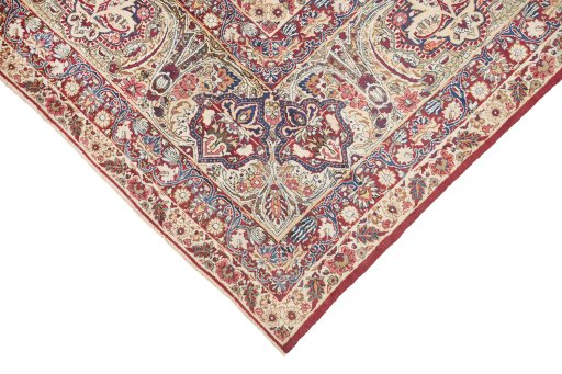 Central medallion detail of 1900s Antique Carpets rug from Iran / Persia