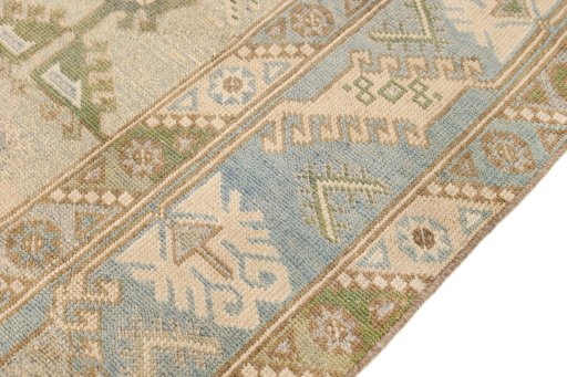 Central medallion detail of 1920s Antique Carpets rug from Turkey