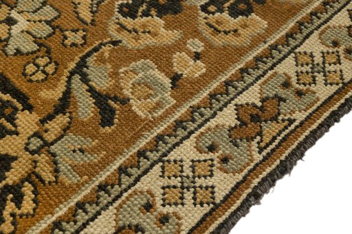 Central medallion detail of 1920s Antique Carpets rug from Spain