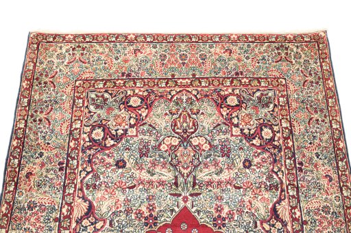 Surface texture of 1900s Antique Carpets rug with natural Wool and intricate pattern