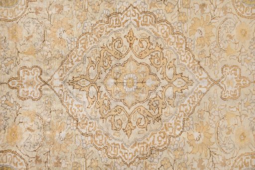Central medallion detail of 1920s Antique Carpets rug from Turkey