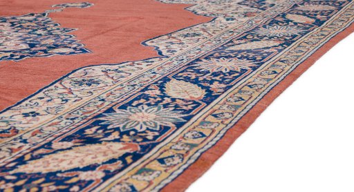 Central medallion detail of 1910s Antique Carpets rug from Turkey