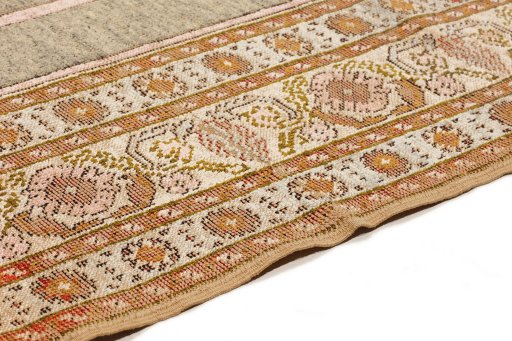 Central medallion detail of 1900s Antique Carpets rug from Turkey