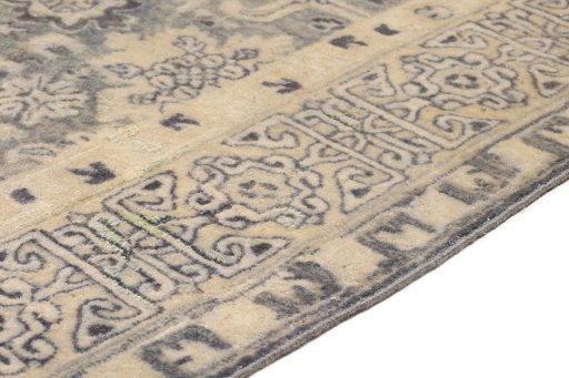 Central medallion detail of 1920s Antique Carpets rug from Germany
