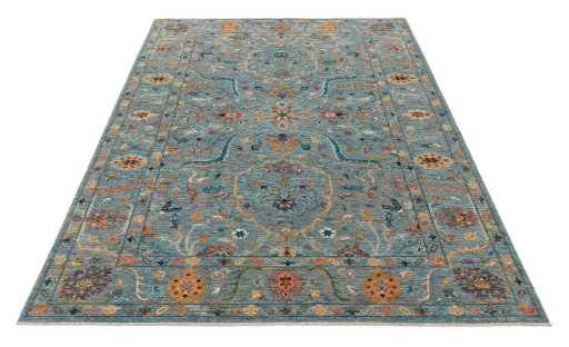 Surface texture of New Farahan rug with natural Wool and intricate pattern
