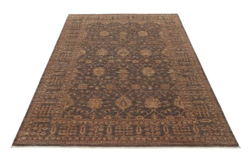 Surface texture of New Farahan rug with natural Wool and intricate pattern