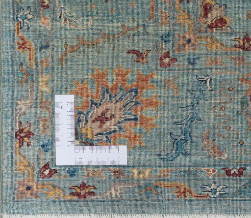 Corner detail of New Farahan rug showing border pattern and Wool pile