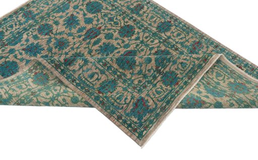 Central medallion detail of New Farahan rug from Pakistan