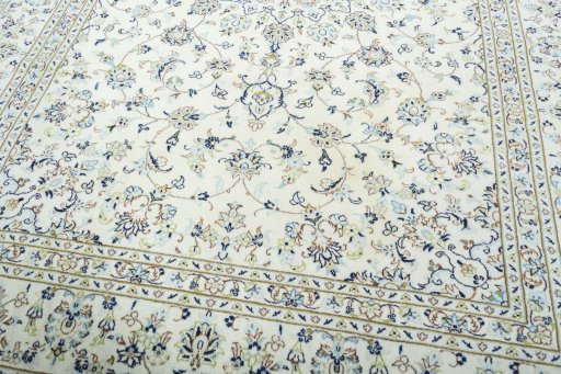 Close-up detail of New Kashan rug from Iran / Persia showing Wool weave