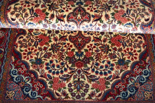 Corner detail of New Bijar rug showing border pattern and Wool pile