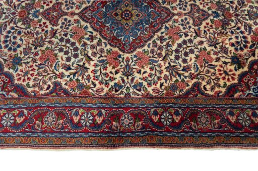 Full view of New Bijar rug from Iran / Persia, 153 × 108 cm in Beige tones