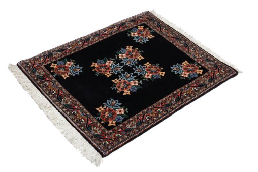 Corner detail of New Bijar rug showing border pattern and Wool pile