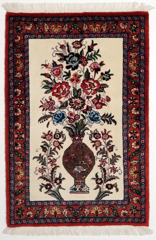 Full view of New Bijar rug from Iran / Persia, 103 × 70 cm in Beige tones