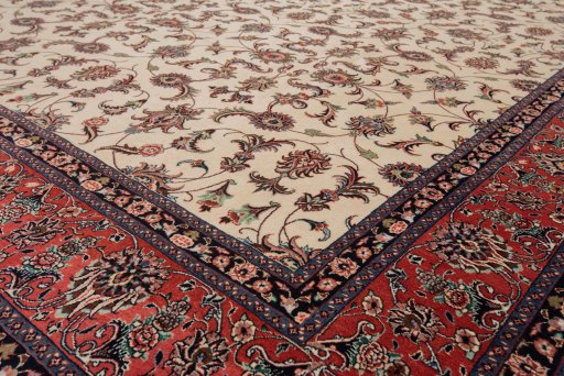 Surface texture of New Bijar rug with natural Wool and intricate pattern