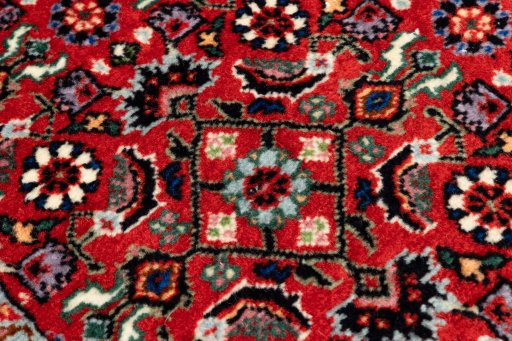 Surface texture of New Bijar rug with natural Wool and intricate pattern