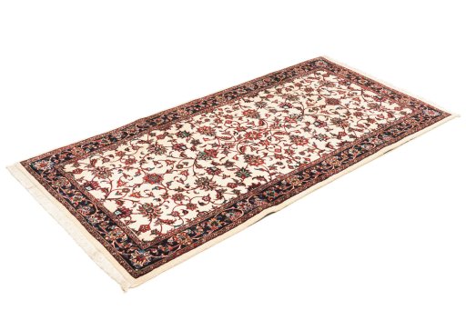 Corner detail of New Bijar rug showing border pattern and Wool pile
