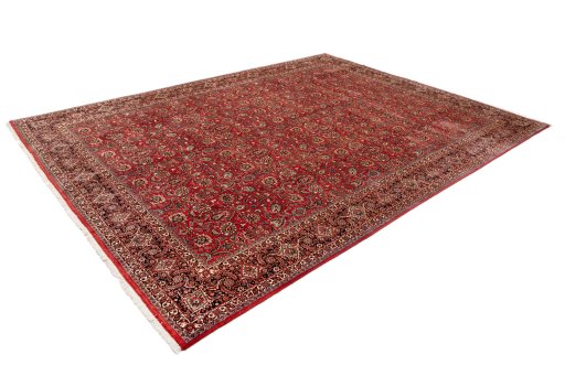 Close-up detail of New Bijar rug from Iran / Persia showing Wool weave