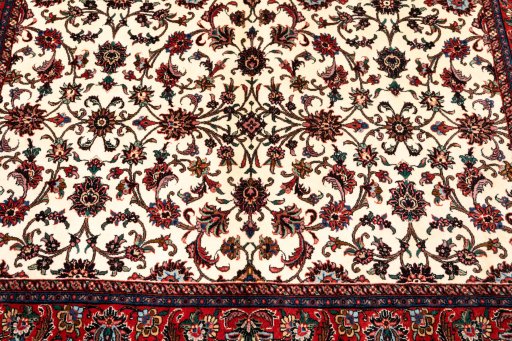 Corner detail of New Bijar rug showing border pattern and Wool pile