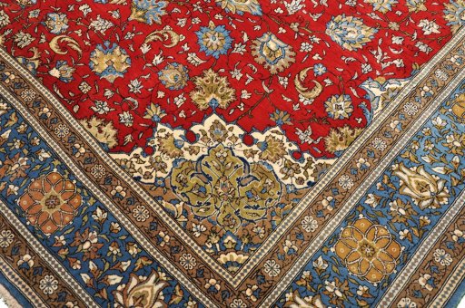Close-up detail of 1970s Ghom rug from Iran / Persia showing Wool weave
