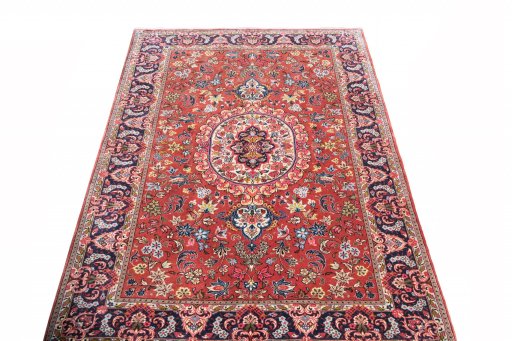 Surface texture of New Ghom rug with natural Cork and intricate pattern
