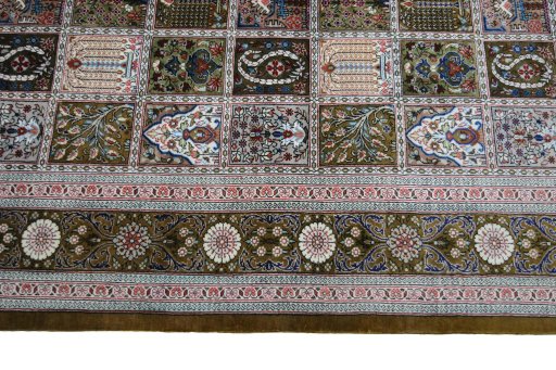 Close-up detail of New Ghom rug from Iran / Persia showing Silk weave