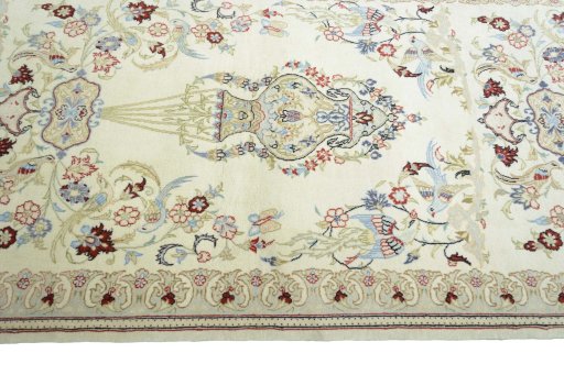 Close-up detail of New Ghom rug from Iran / Persia showing Cork weave