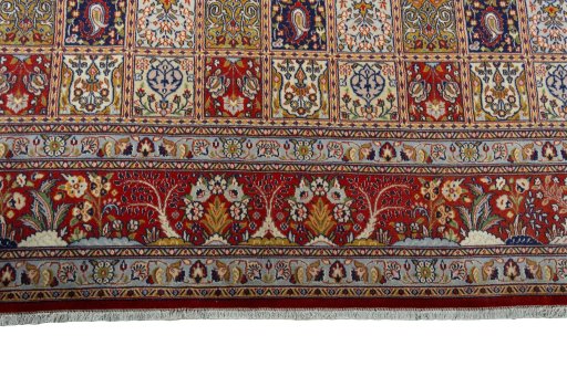 Central medallion detail of New Ghom rug from Iran / Persia