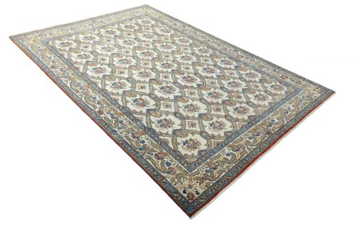 Close-up detail of 1950s Ghom rug from Iran / Persia showing Wool weave