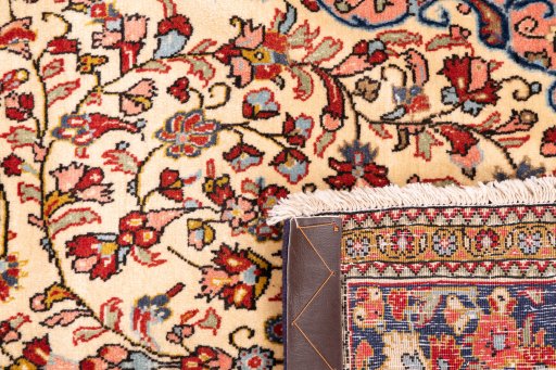 Close-up detail of 1972s Ghom rug from Iran / Persia showing Wool weave