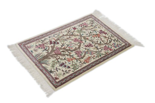 Corner detail of New Ghom rug showing border pattern and Silk pile