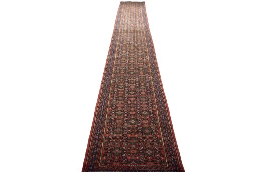 Surface texture of New Hoseinabad rug with natural Wool and intricate pattern