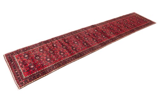 Close-up detail of 2000s Hoseinabad rug from Iran / Persia showing Wool weave