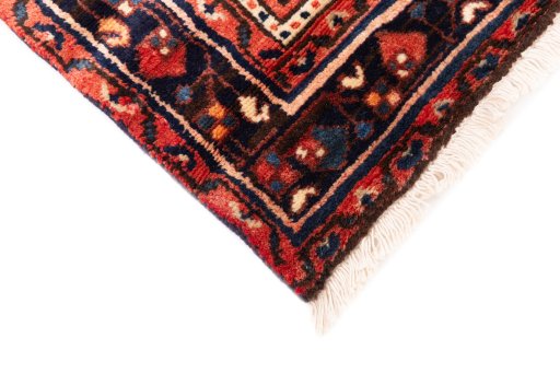 Central medallion detail of 1975s Hoseinabad rug from Iran / Persia
