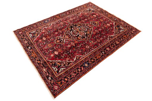 Close-up detail of 1988s Hoseinabad rug from Iran / Persia showing Wool weave