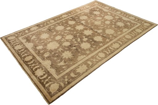 Surface texture of New Isfahan rug with natural Wool and intricate pattern
