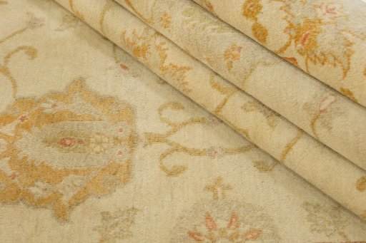 Close-up detail of 1990s Isfahan rug from Iran / Persia showing Wool weave
