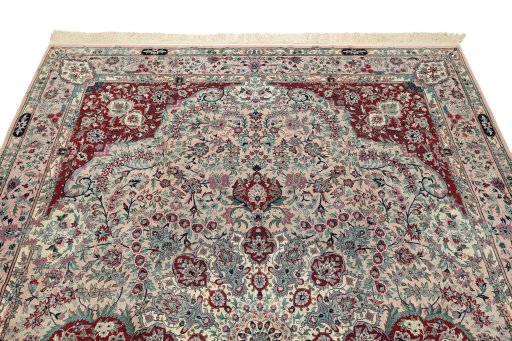 Surface texture of New Isfahan rug with natural Wool and intricate pattern