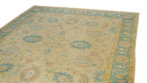 Surface texture of New Isfahan rug with natural Wool and intricate pattern