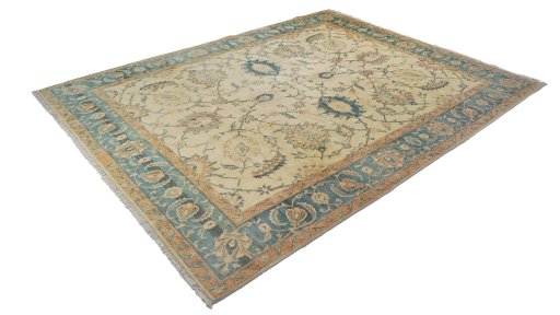 Corner detail of New Isfahan rug showing border pattern and Wool pile