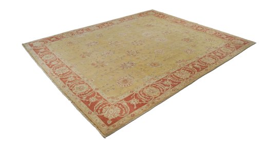 Corner detail of New Isfahan rug showing border pattern and Wool pile