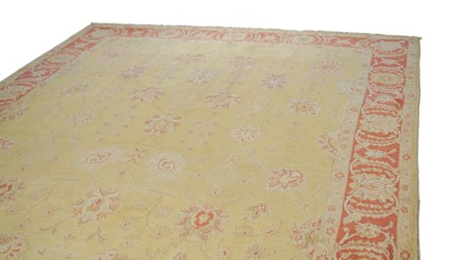 Surface texture of New Isfahan rug with natural Wool and intricate pattern